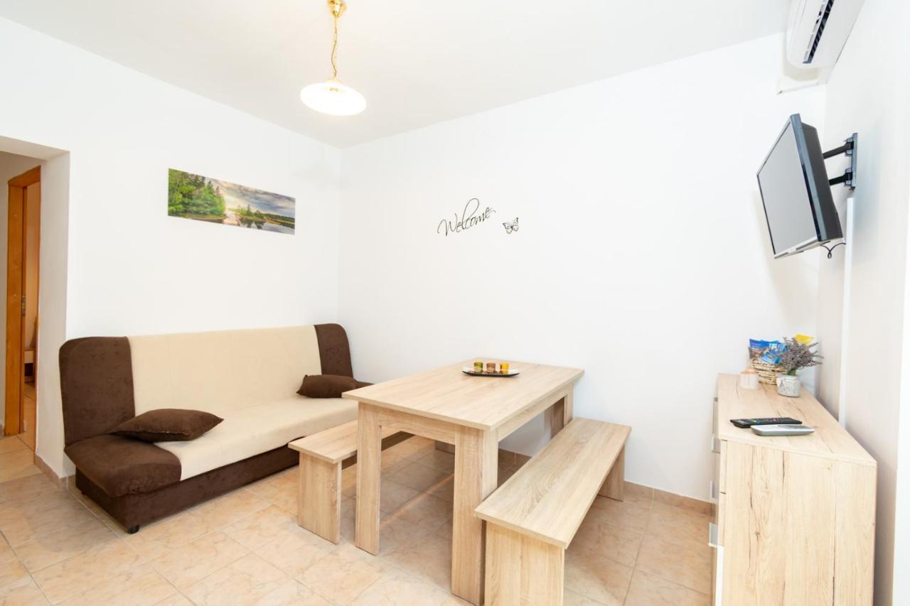 Apartmani Ajp Posedarje Kültér fotó