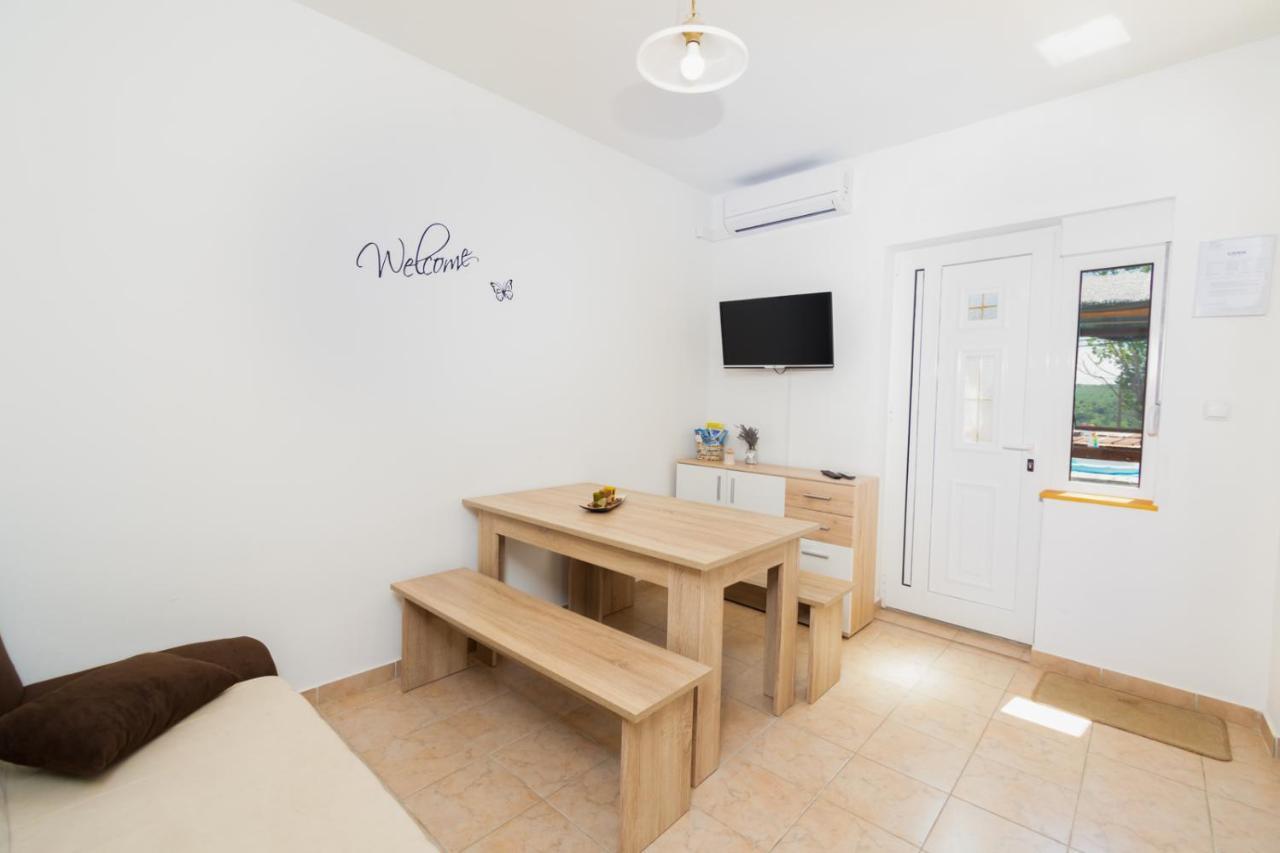 Apartmani Ajp Posedarje Kültér fotó